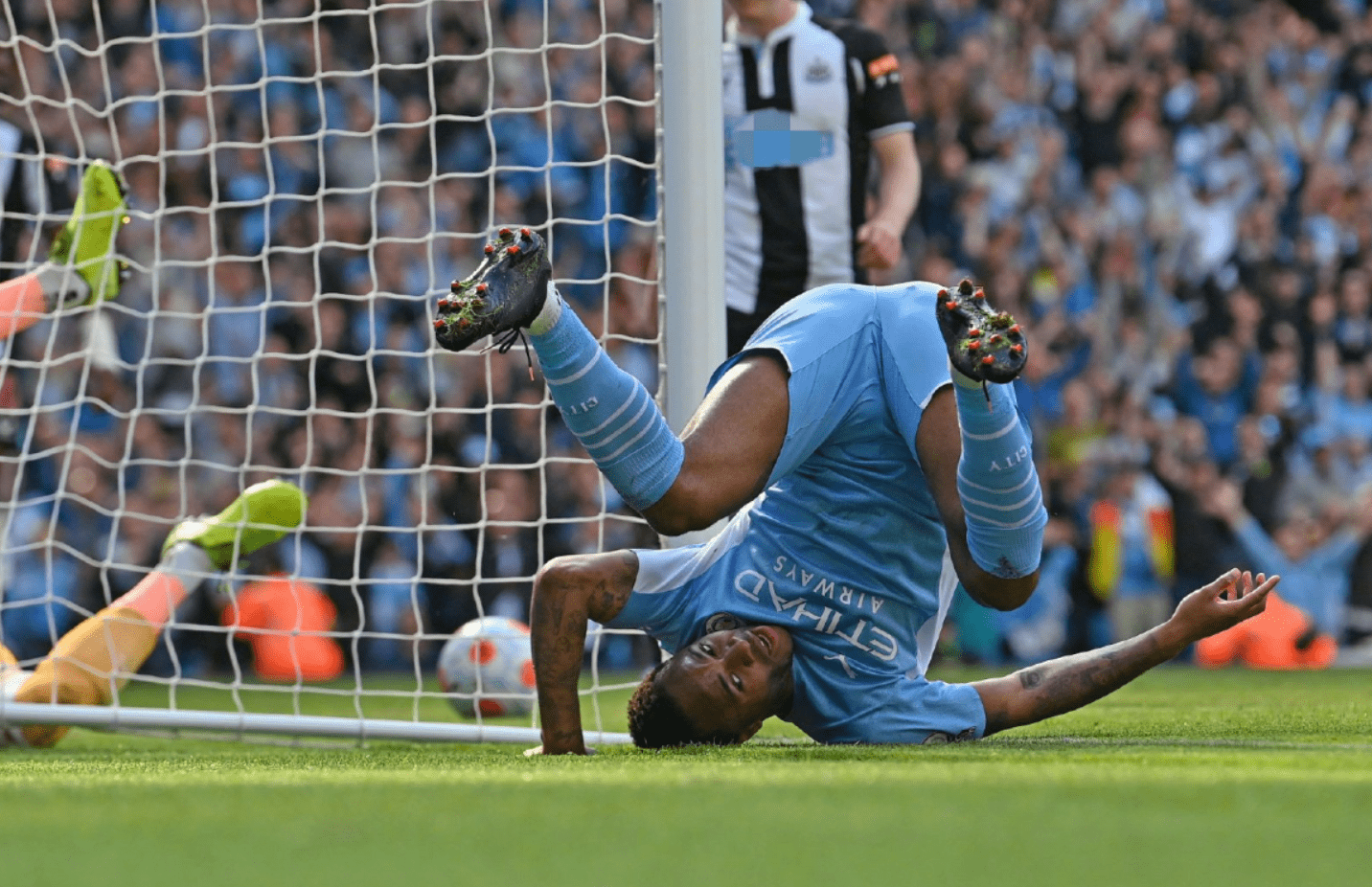 本菲卡迎意甲关键赛；赛后迎来里程碑；悬念犹存；心理建设被强调(spiraloutofcontrol翻译)