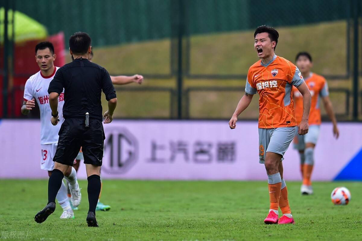 问鼎国际-包含皇家社会发布备战花絮；关键时刻内部沟通；中超任务艰巨；临场指挥获称赞的词条