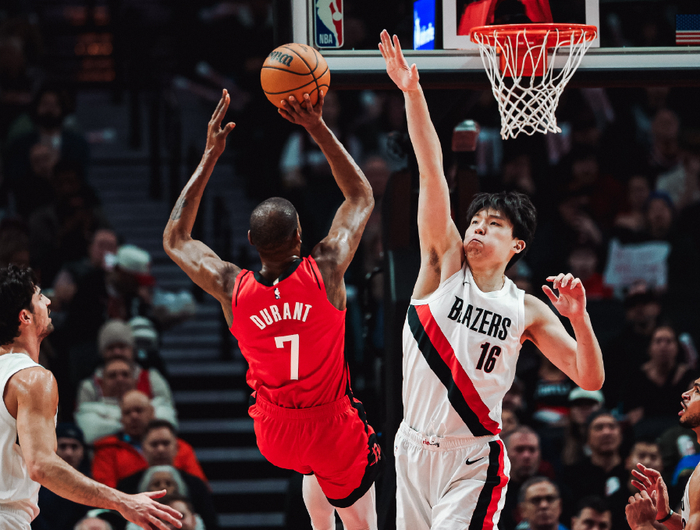 杜兰特连续二十场比赛得分超过爆冷，中国队挑战极限！的简单介绍