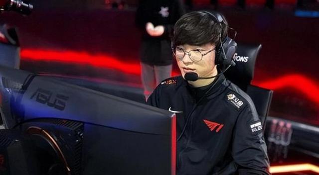 问鼎国际- faker采访崩溃大哭转会 