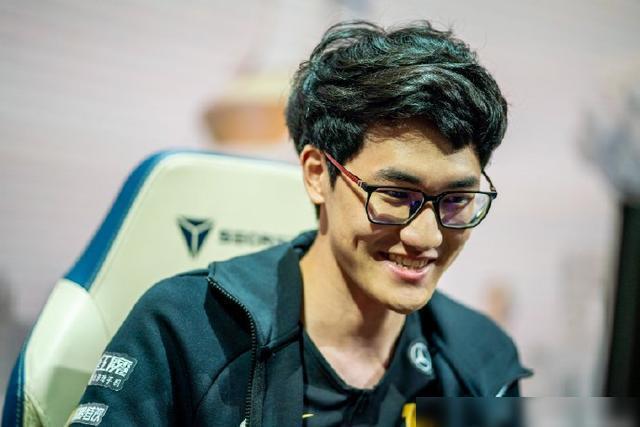 包含Karsa在中国队比赛中战术调整，高光表现引发热议！的词条